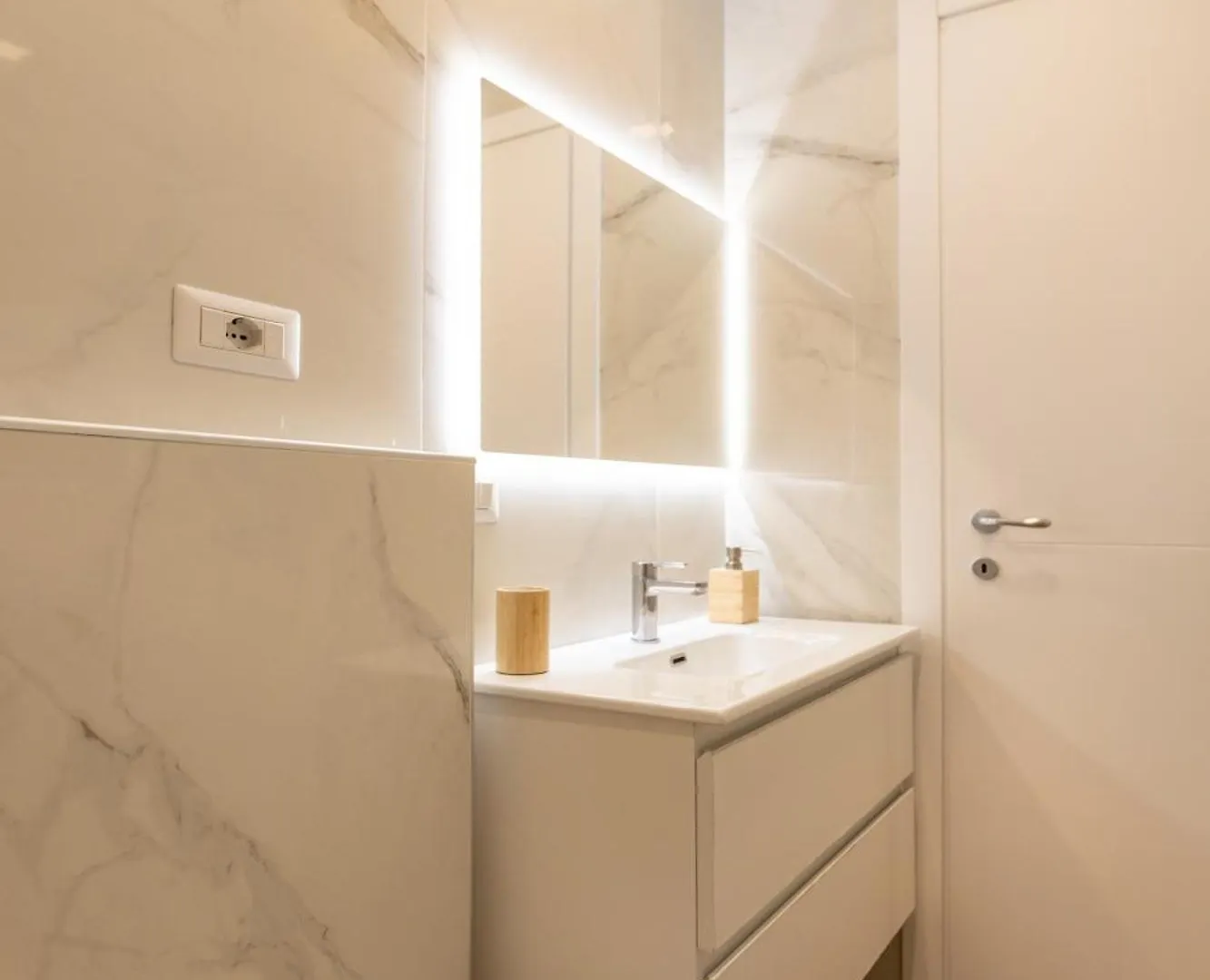Plana Apartment Milan